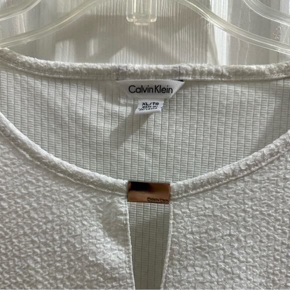 Calvin Klein White Sleeveless Shirt/Top Textured Fabric Keyhole Metal Piece XL - Picture 4 of 9
